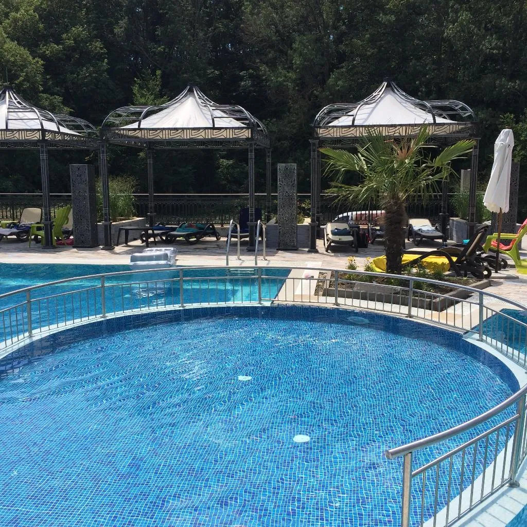Pool, Marina Sands, Bourgas