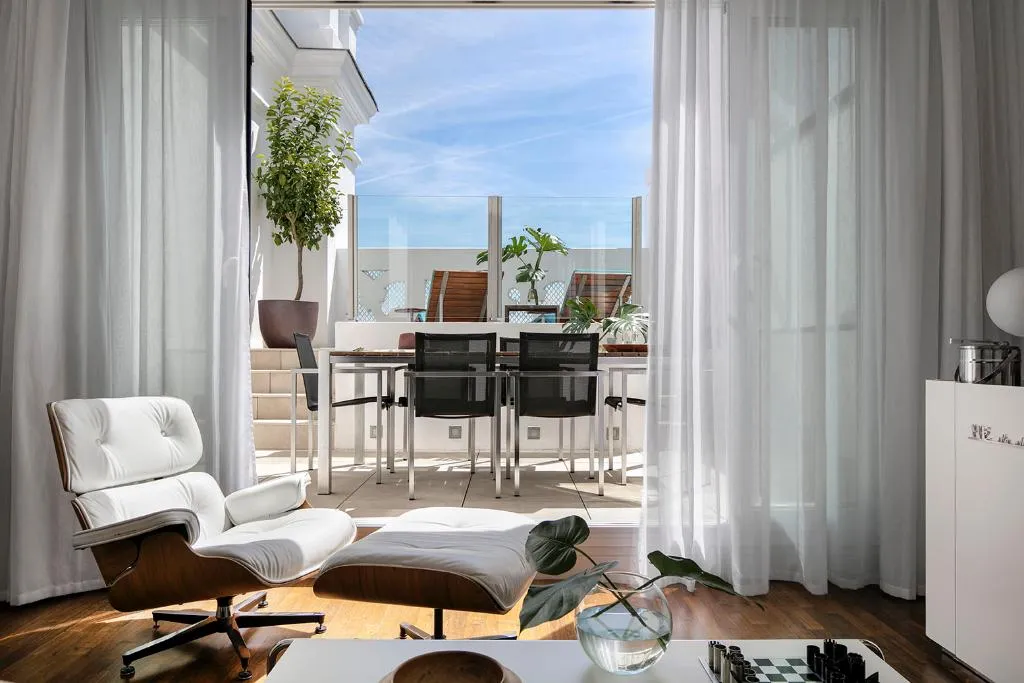 SUITE STANDARD Room, ME Madrid Reina Victoria, Madrid
