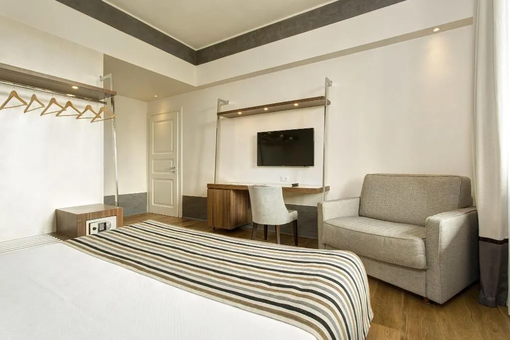 Double or Twin QUEEN SIZE BED Room, Orto de Medici, Florence