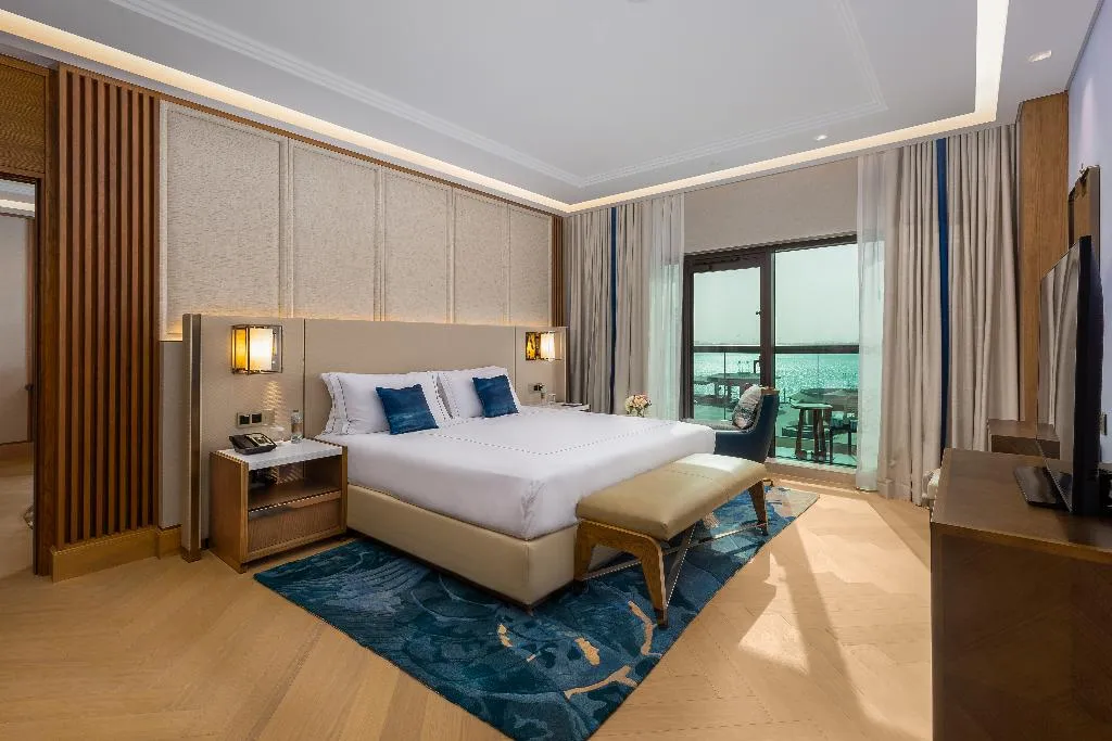 SUITE LUXURY SEA VIEW Room, Taj Exotica Resort & Spa, The Palm Dubai, Dubai