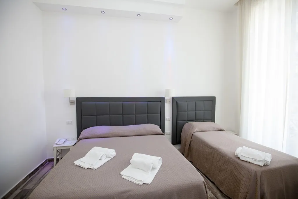 TRIPLE STANDARD Room, Napoli Garibaldi Square, Naples