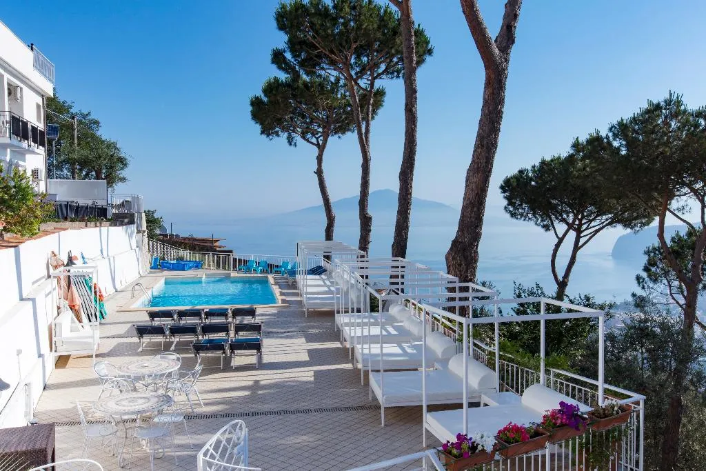APARTMENT SEA VIEW TWO BEDROOMS Room, Residence Le Terrazze Sorrento, Naples