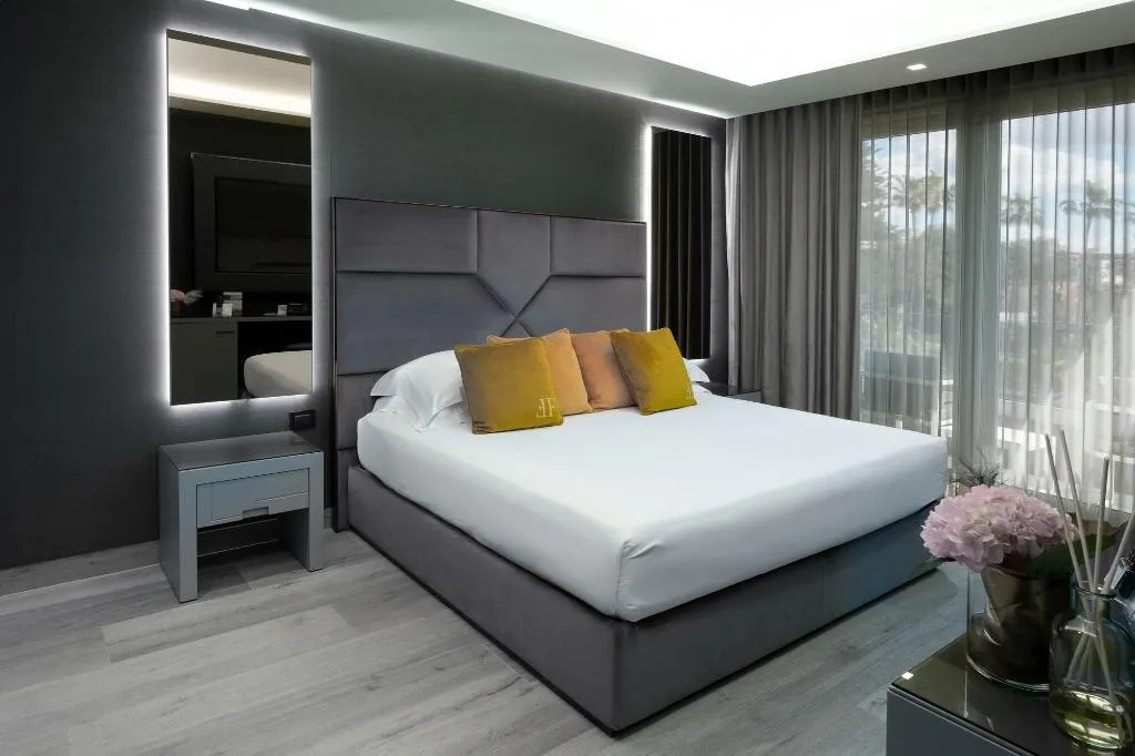 Room, Resort Tre Fontane, Naples