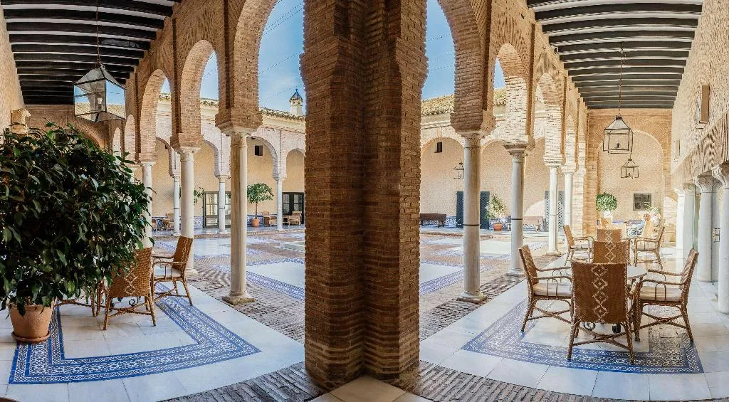 Room, Parador de Carmona, Seville