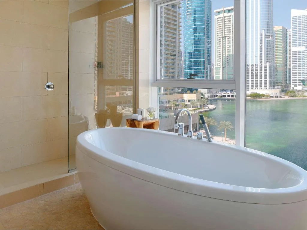 SUITE PREMIUM Room, Movenpick Hotel Jumeirah Lakes Towers, Dubai
