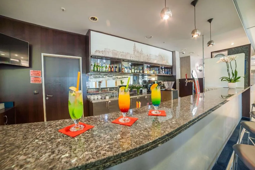 Bar, Express Kraków Hotel, Krakow