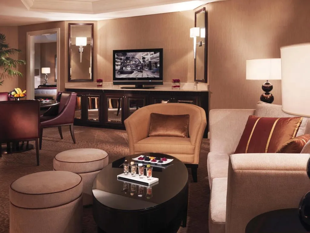 SUITE EXECUTIVE Room, Movenpick Grand Al Bustan Hotel, Dubai
