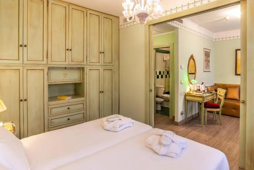 JUNIOR SUITE CLASSIC Room, La Fenice et des Artistes, Venice