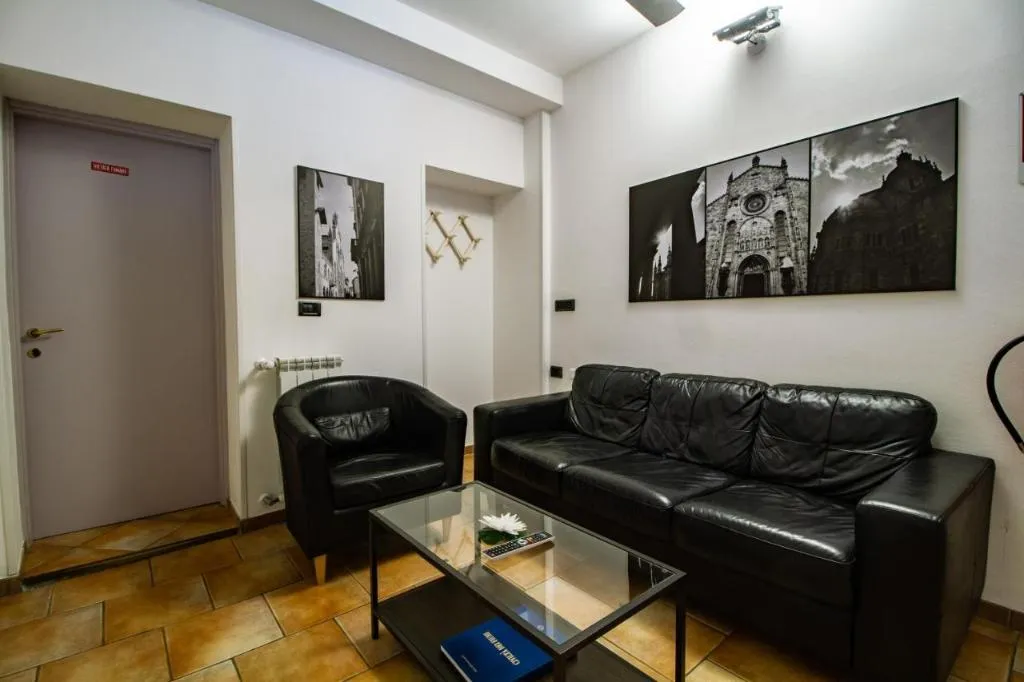 Lobby, In Riva Al Lago, Milan