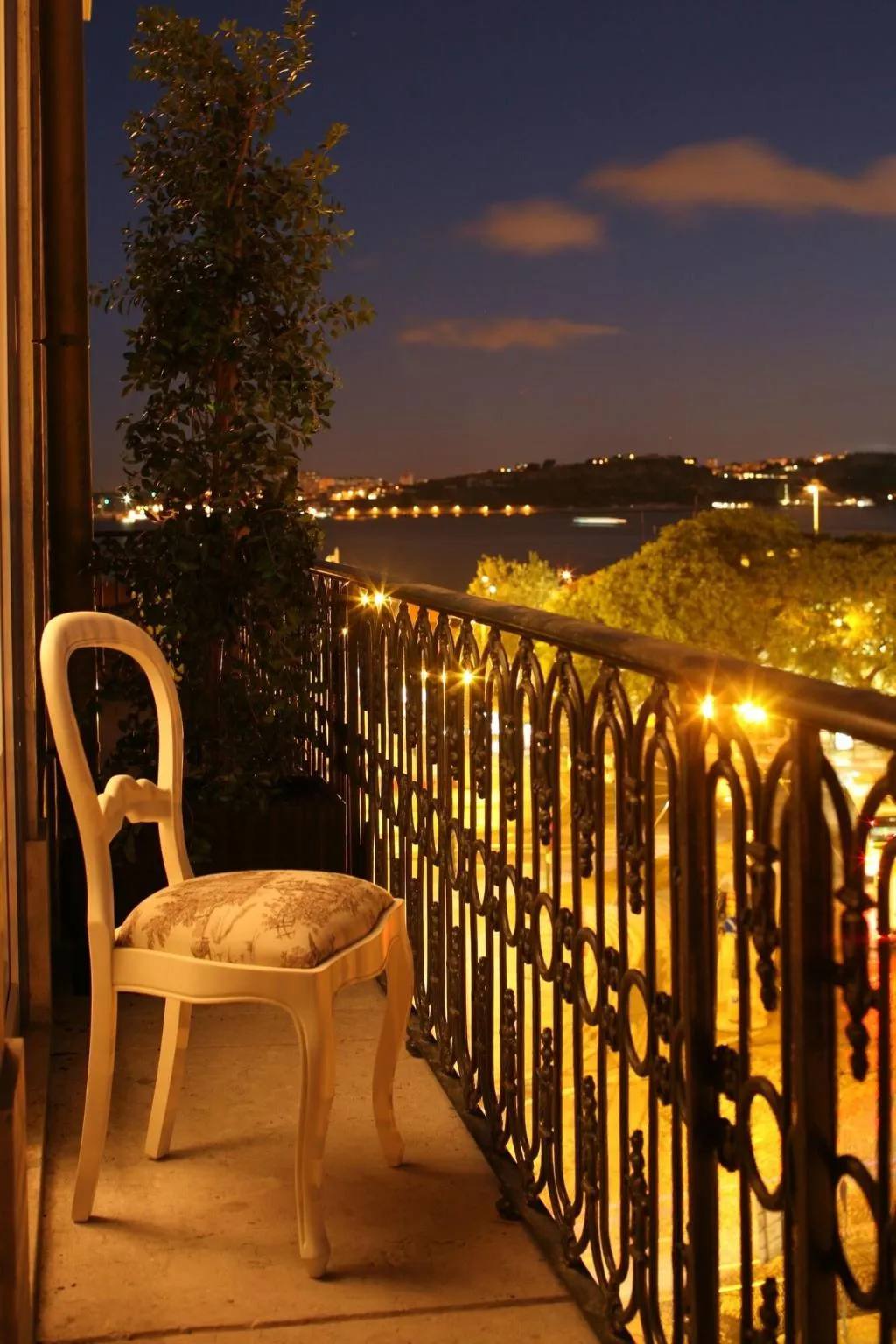 Terrace, Lx Boutique Hotel, Lisbon
