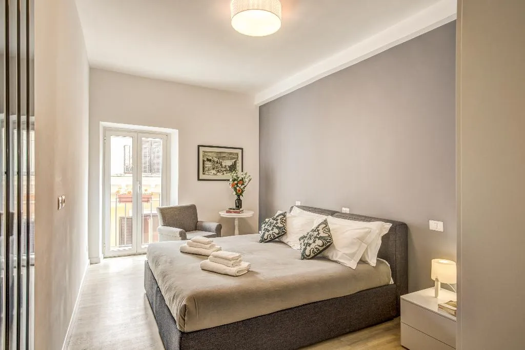 Room, Orange Suites, Rome