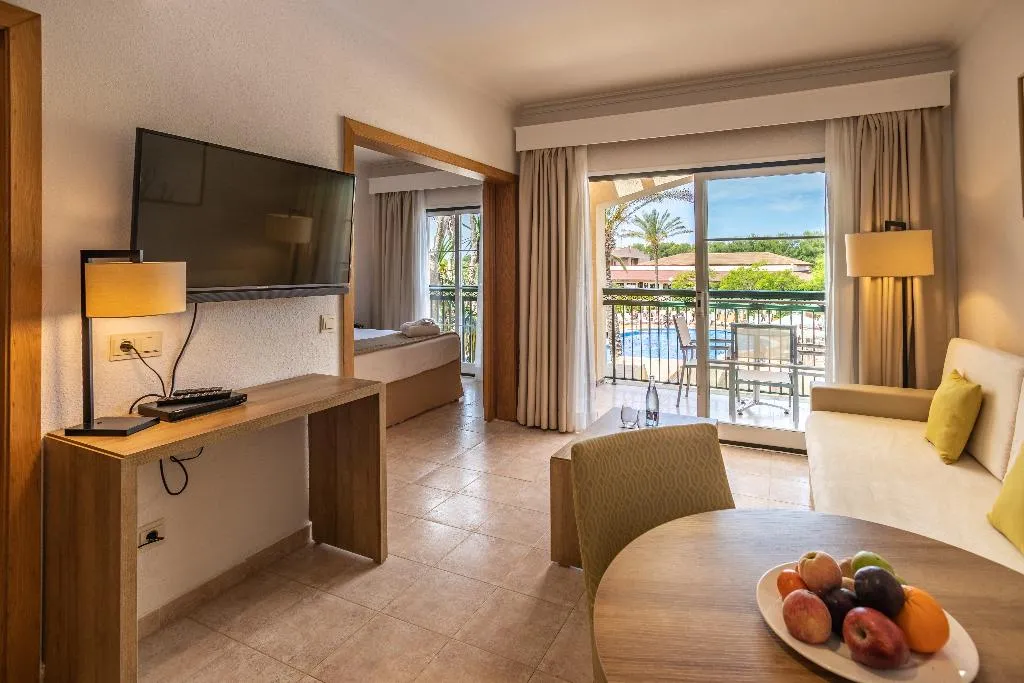 APARTMENT POOL VIEW Room, Zafiro Menorca, Menorca