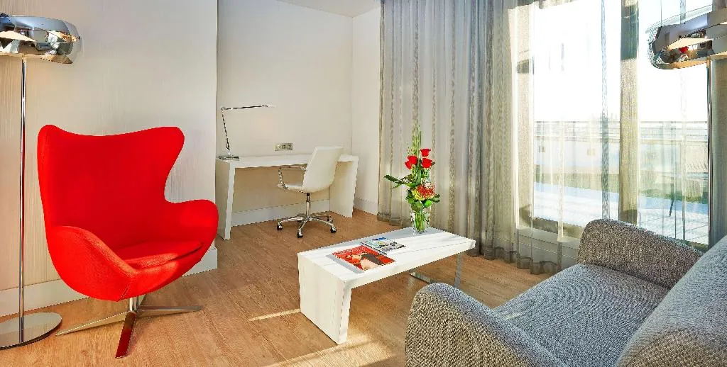 Room, NH Collection Barcelona Gran Hotel Calderón, Barcelona