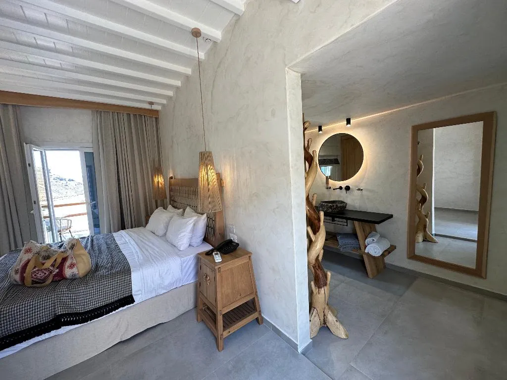 STUDIO WITH JACUZZI Room, Panormos Village Seaside Resort, Mykonos