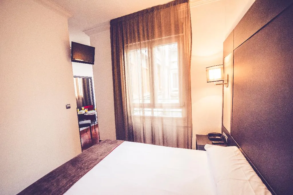 DOUBLE STANDARD Room, Hostal Sol Los Angeles, Madrid