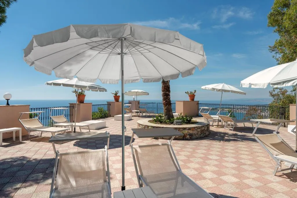Pool, Excelsior Palace, Taormina