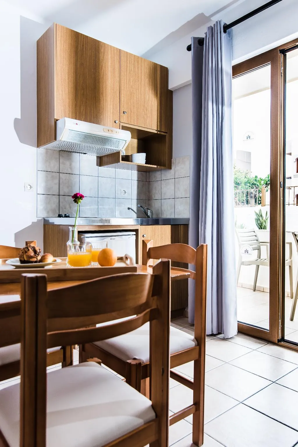 STUDIO CAPACITY 3 Room, Newcastle Studios, Crete