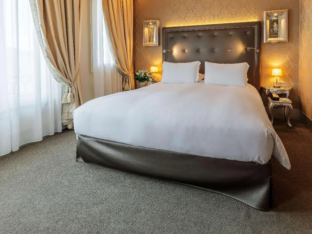 Double or Twin SUPERIOR KING BED Room, Papadopoli Hotel Venezia - MGallery Collection, Venice