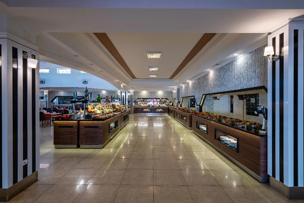 Restaurant, The Garden Beach Hotel, Antalya