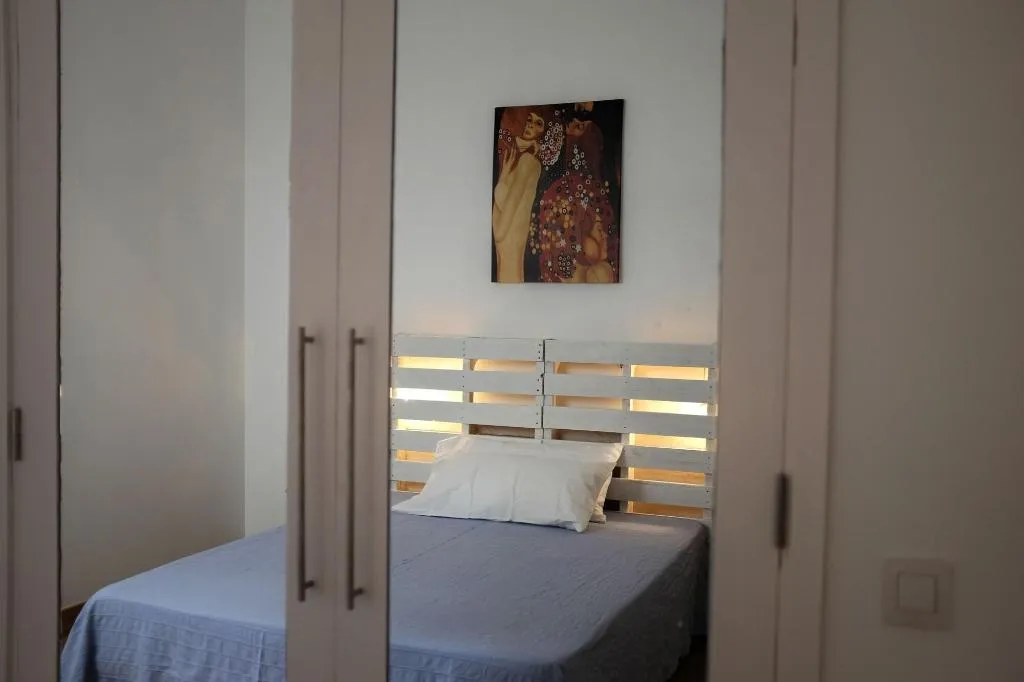Room, Twenty-Seven Degrees, Gran Canaria