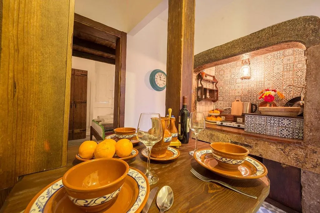 Room, Casinha Dos Sapateiros, Lisbon