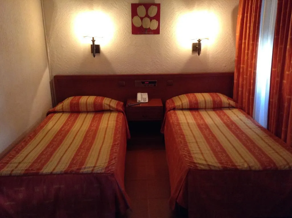SINGLE STANDARD Room, Nazareth, Lisbon
