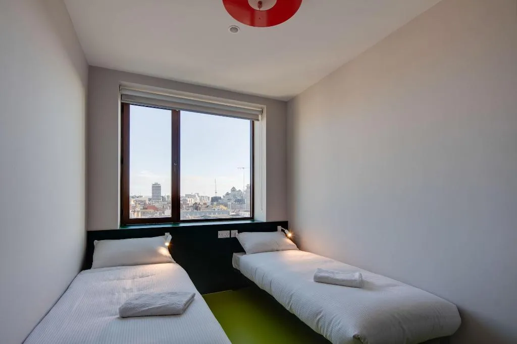 Room, Clink i Lár, Dublin
