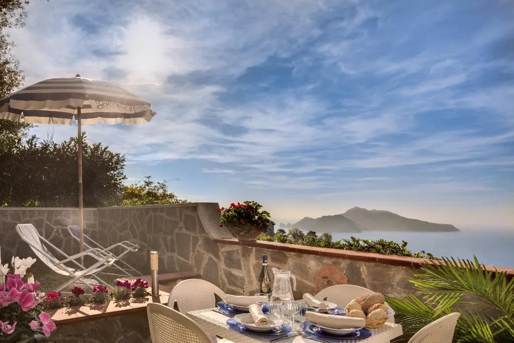 APARTMENT DELUXE ONE BEDROOM Room, Gocce Di Capri  Residence, Naples