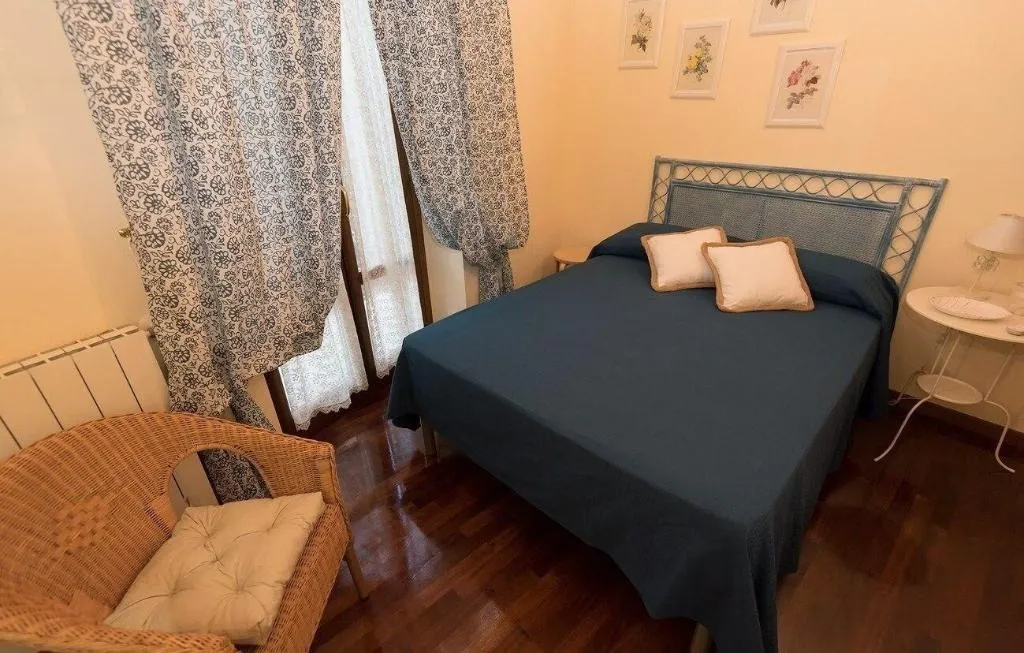 Room, B B Il Nascondiglio Di Esta A, Catania