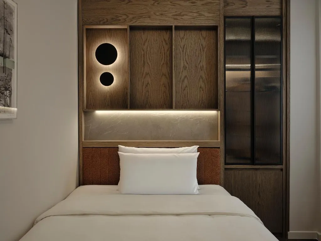 SINGLE STANDARD Room, Electra Rhythm Athens, Athens