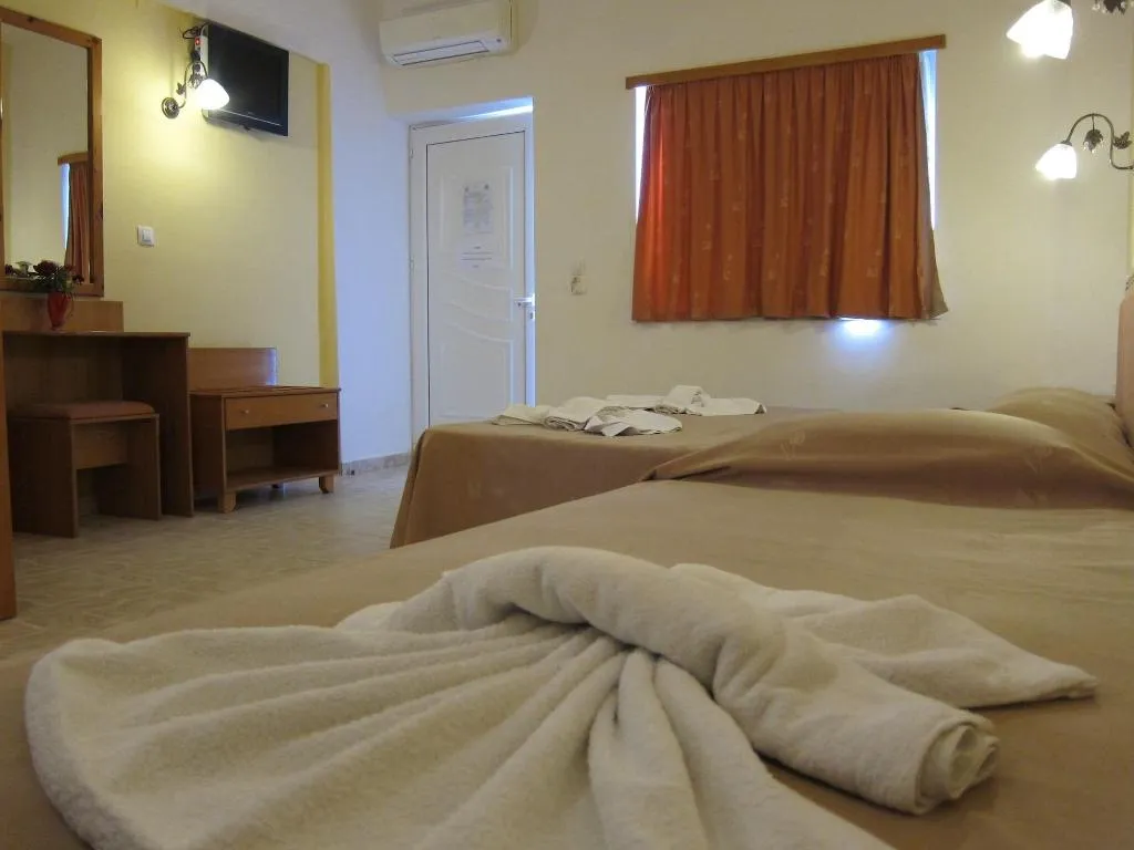 Room, Baladinos Apartments, Crete