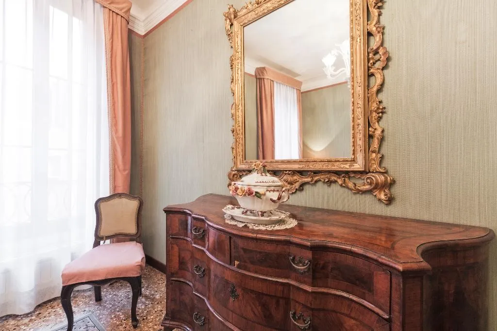 APARTMENT WITH TERRACE Room, Palazzetto San Lio, Venice