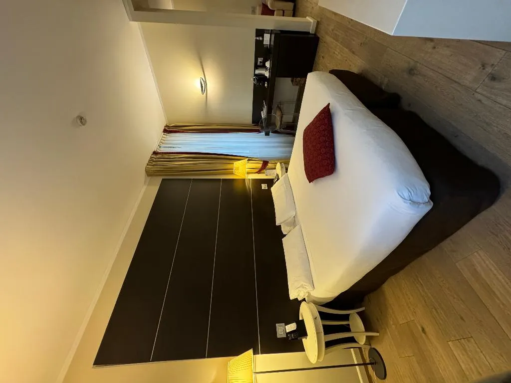 TRIPLE SUPERIOR Room, TownHouse 33, Milan