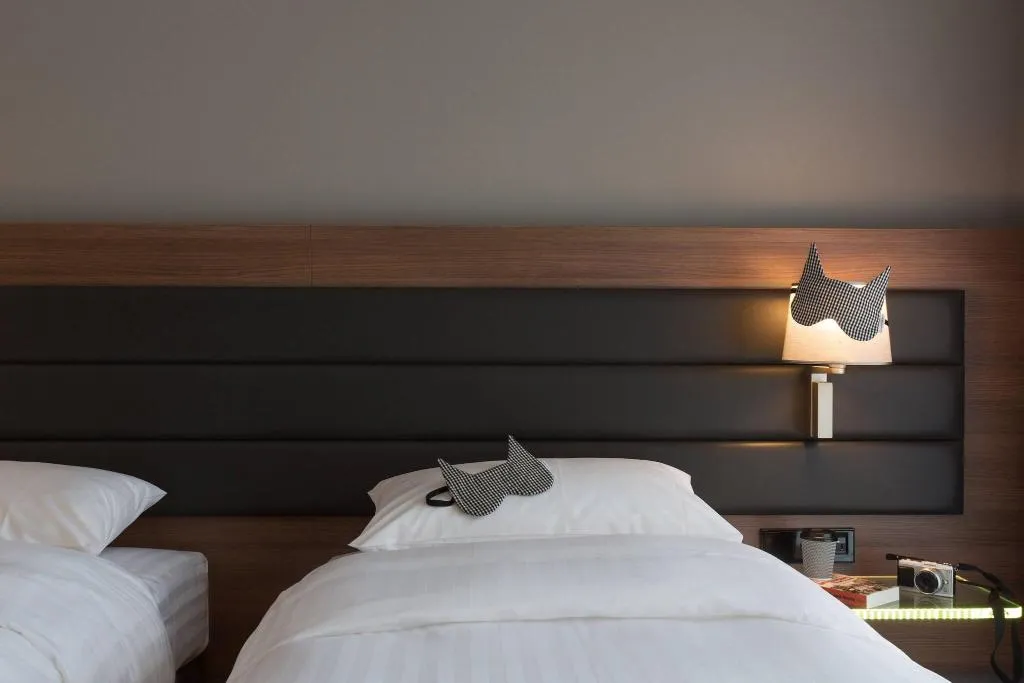 Room, Moxy Amsterdam Houthavens, Amsterdam