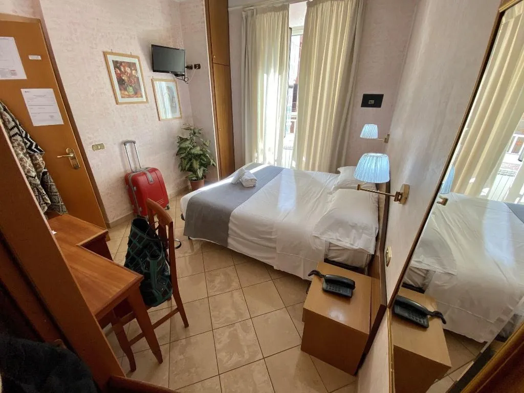 Room, Hotel Resi, Rome