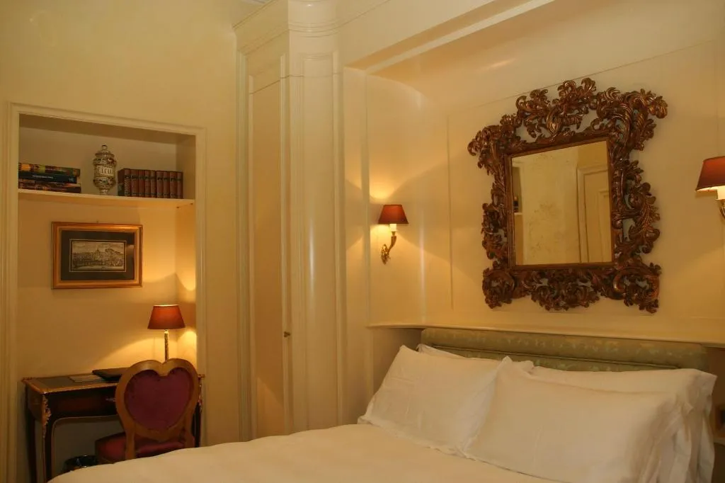 Room, Villa Duse, Rome