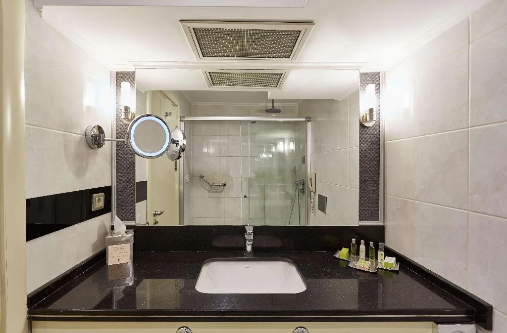 Room, DoubleTree By Hilton Izmir Alsancak, Izmir