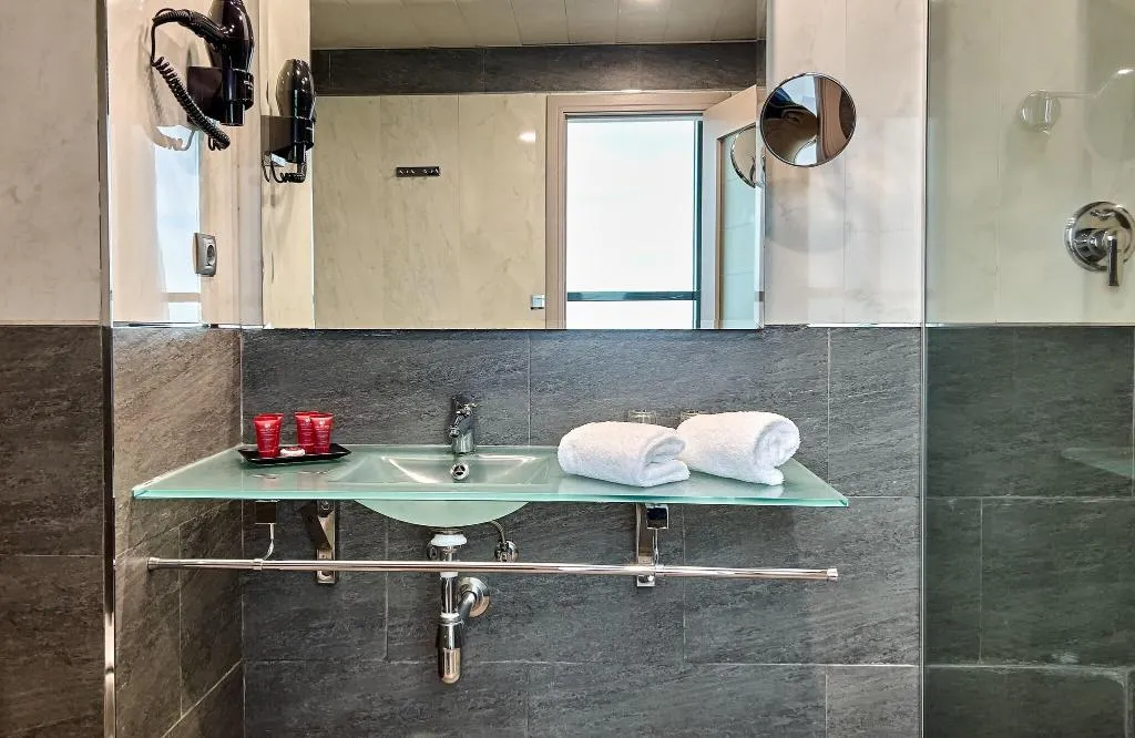 JUNIOR SUITE WITH DOUBLE BED Room, Leonardo Hotel Fuengirola Costa del Sol, Costa Del Sol