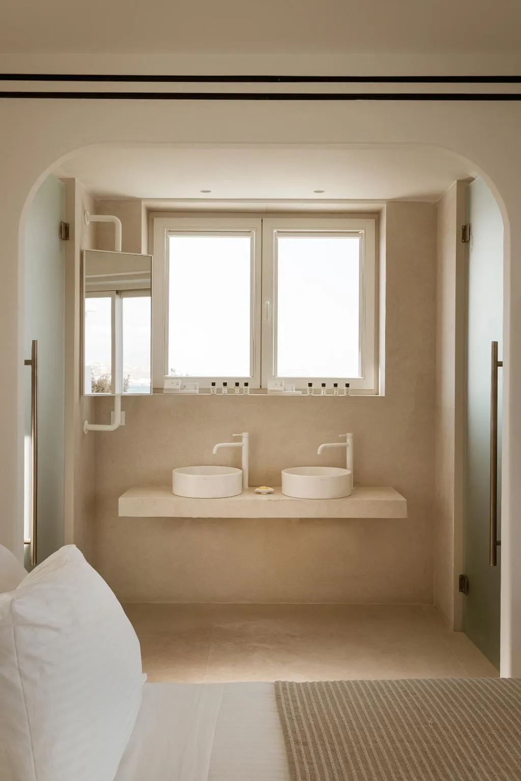 SUITE WITH JACUZZI Room, Lovia Mykonos, Mykonos