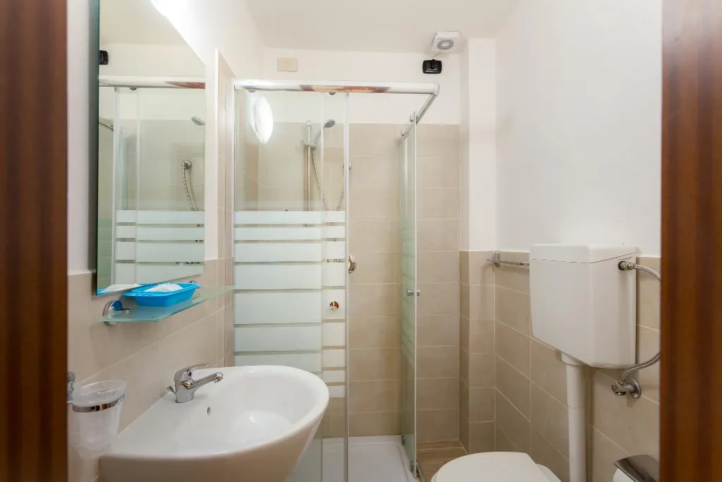 SINGLE STANDARD Room, Basilea, Florence