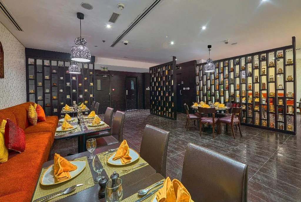 Restaurant, Ramada Hotel & Suites by Wyndham JBR, Dubai