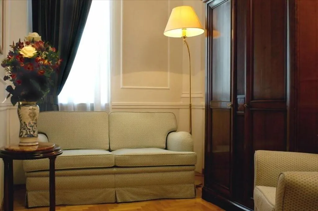 Room, Hotel Flora, Rome