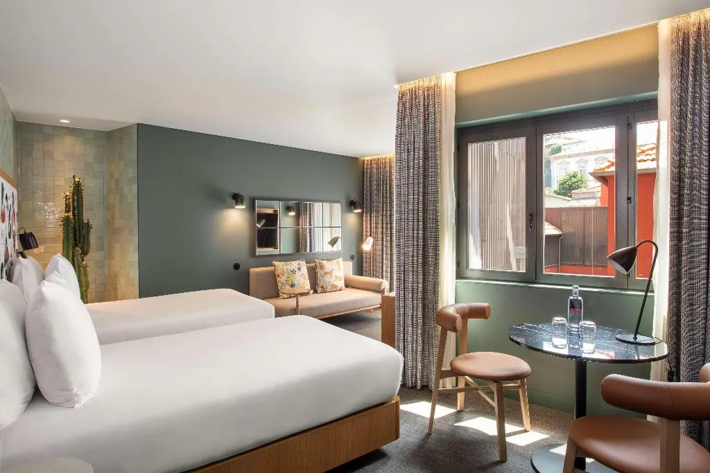 JUNIOR SUITE STANDARD Room, Se Catedral Hotel Porto, Tapestry Collection by Hi, Porto
