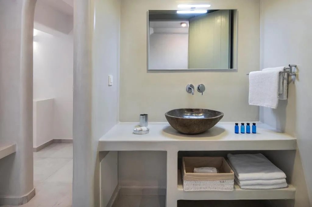 JUNIOR SUITE DELUXE SEA VIEW Room, Seven Suites, Santorini