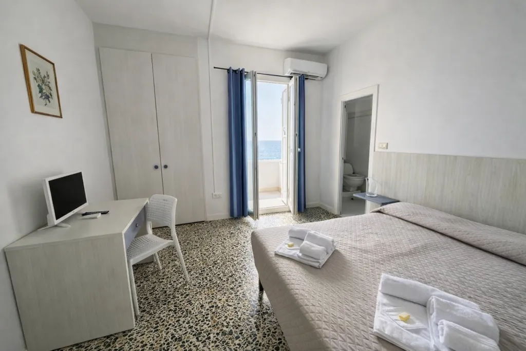 Double or Twin SEA VIEW Room, Hotiday Castelsardo Spiaggia, Cagliari