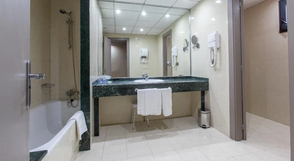 FAMILY ROOM STANDARD Room, Olympia Hotel Events & Spa, Valencia