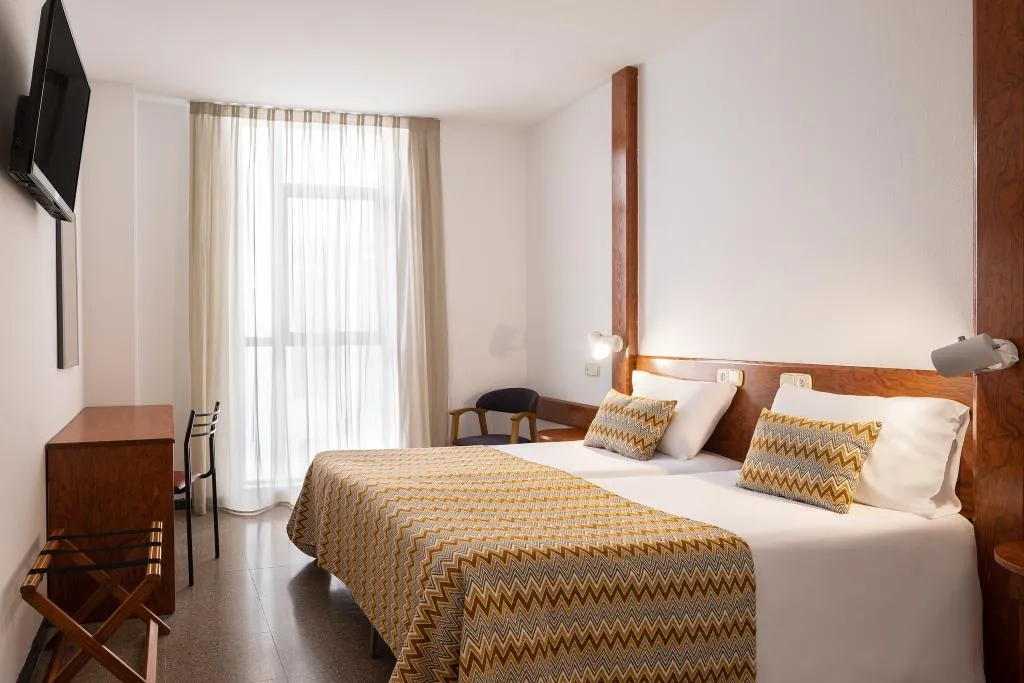 Double or Twin ECONOMY Room, htop Platja Park, Costa Brava