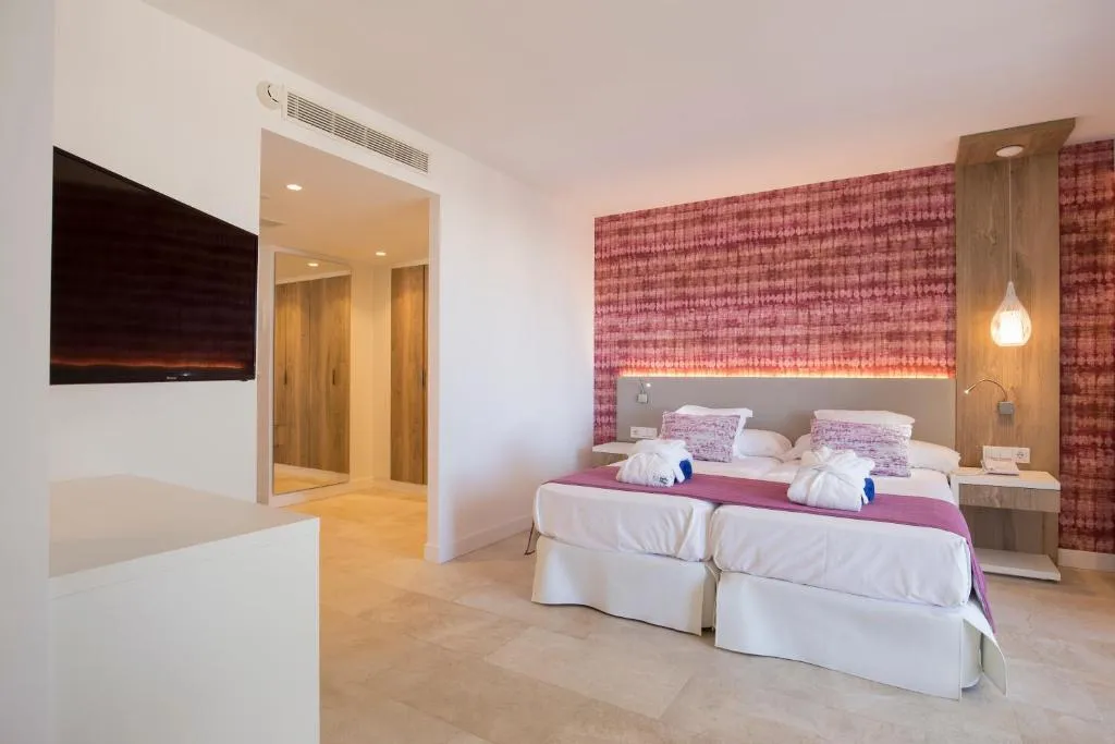 Double or Twin SUPERIOR Room, Bella Playa, Majorca