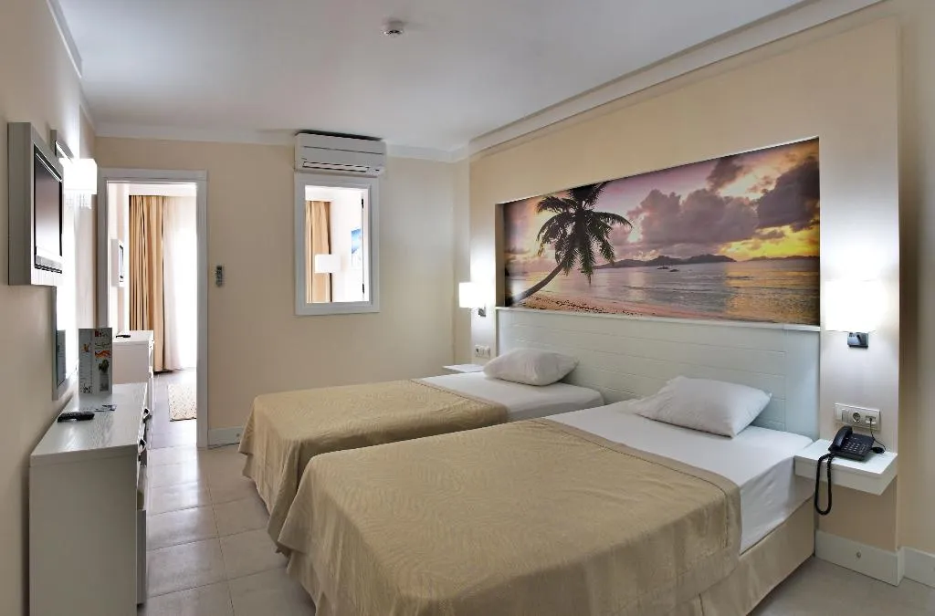 FAMILY ROOM STANDARD Room, Batihan Beach Resort & Spa, Izmir
