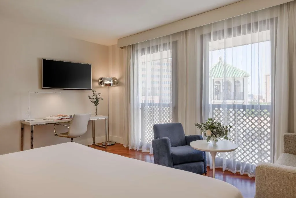 FAMILY ROOM STANDARD Room, NH Málaga, Costa Del Sol